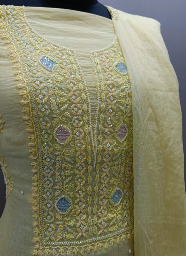 Aashvi Elegant Threads: Elegance in Mul Chanderi - Image 3